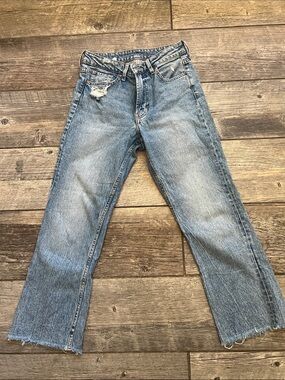 H&MClassic Light Wash Straight Leg Jeans - Light Blue